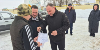 Благородные мужчины из Мензелинска отправили на фронт машину - Мензеля